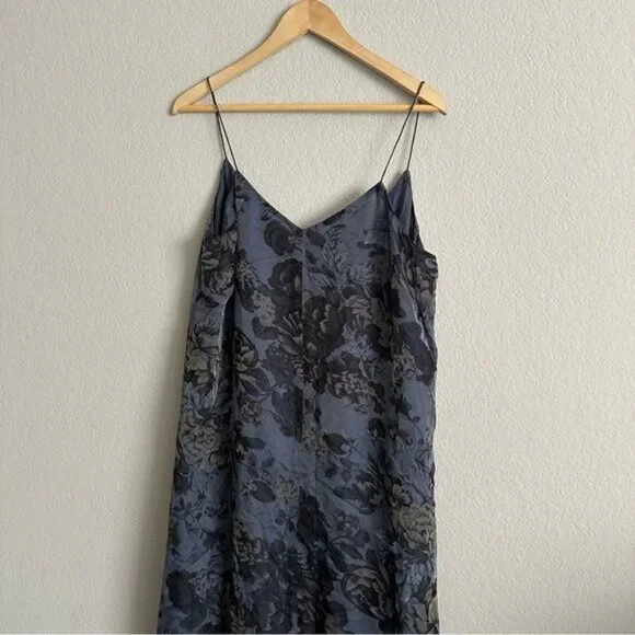 ENWT Elegant Black Floral Dress From Banana Republic - Picture 6 of 13